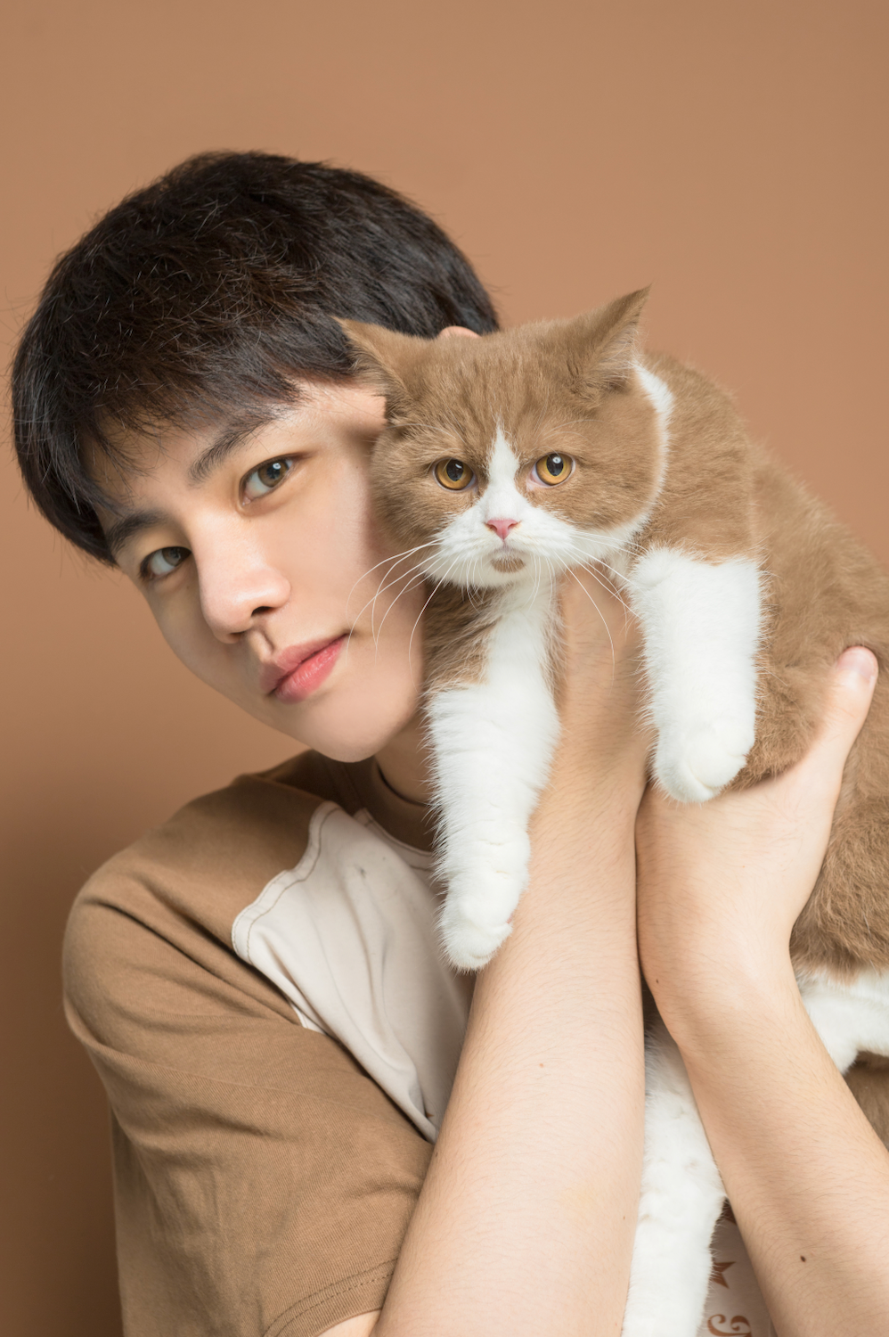 ⁠Korean Style portrait (Pet + Human)